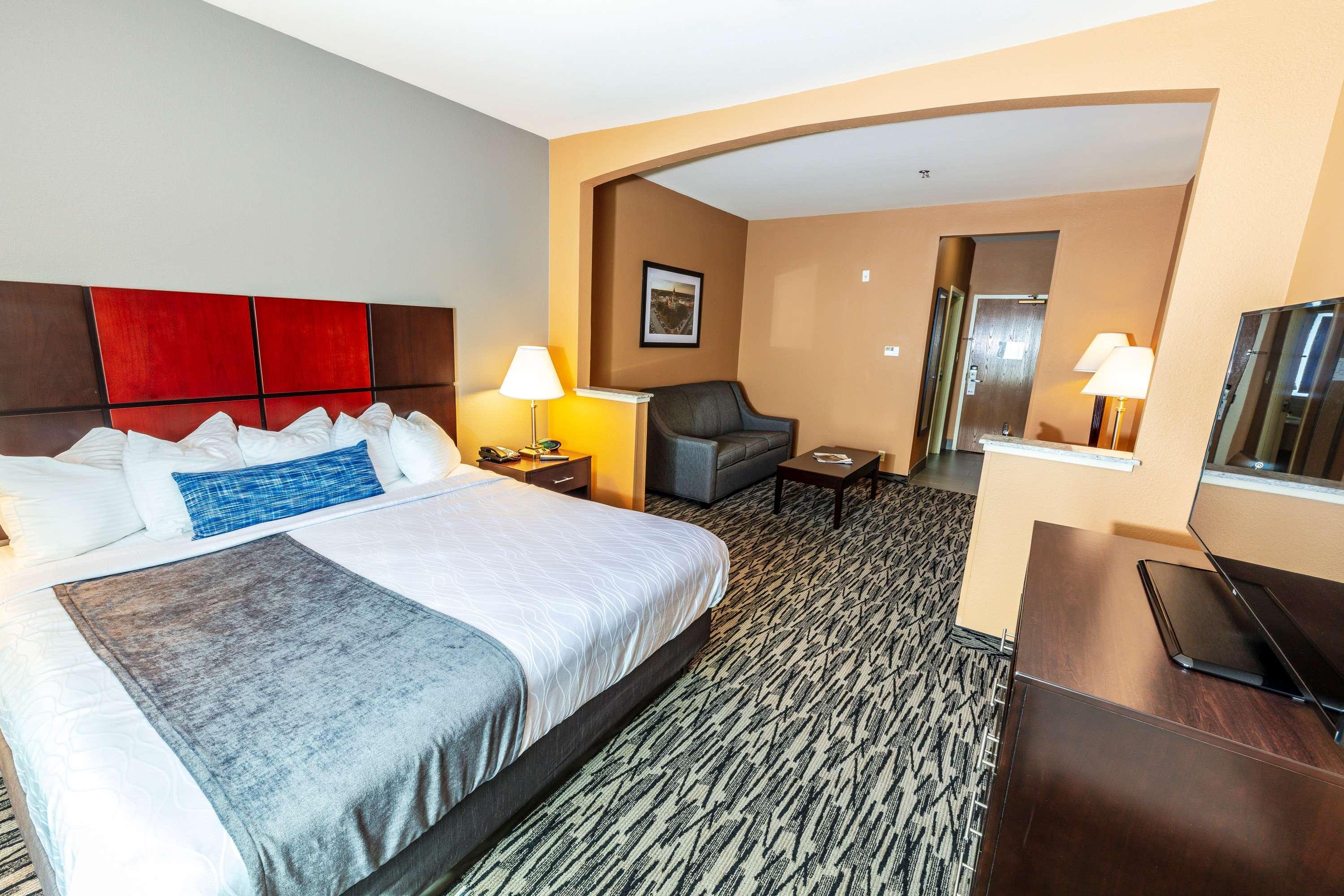Best Western Plus Denton Inn & Suites Экстерьер фото