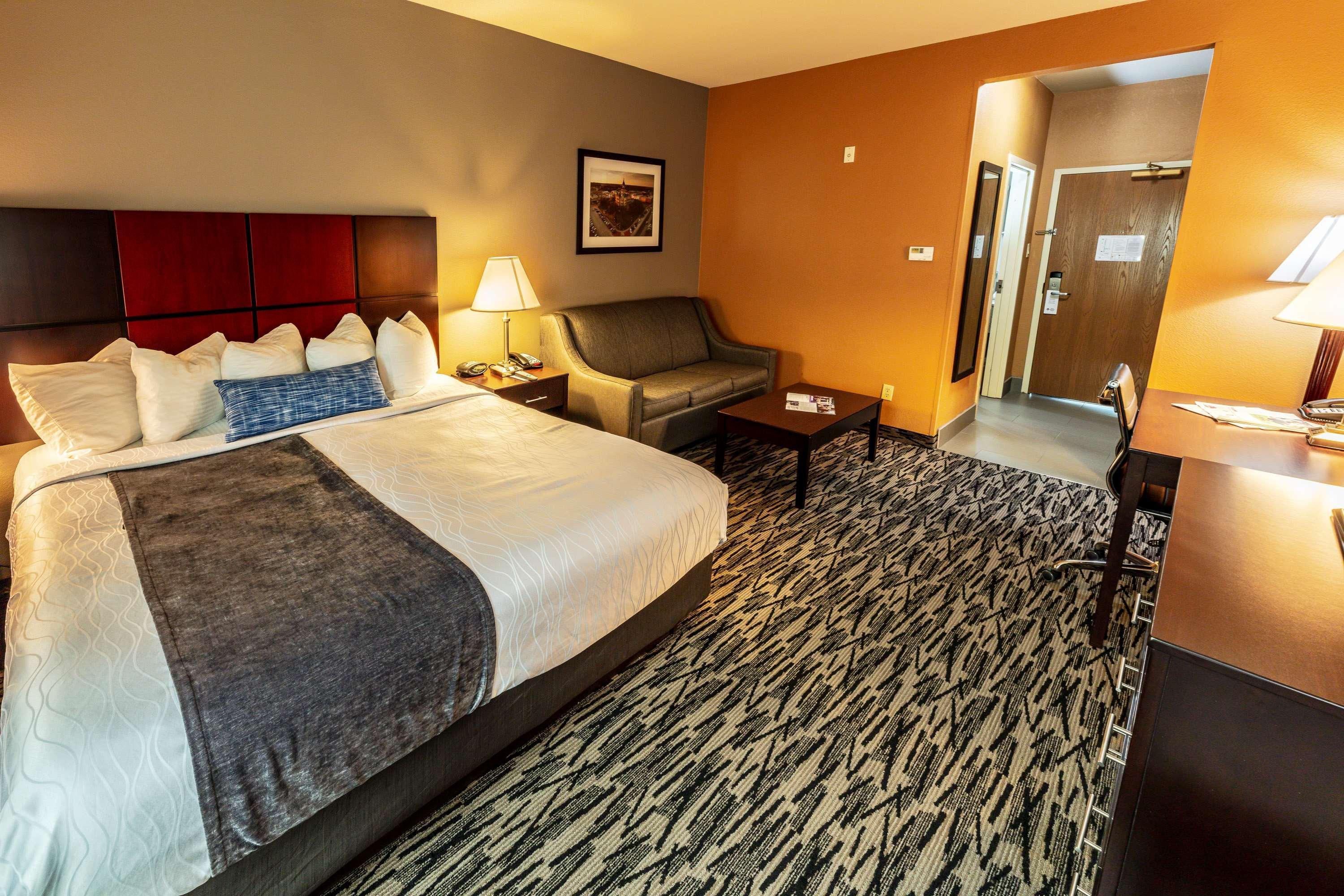Best Western Plus Denton Inn & Suites Экстерьер фото