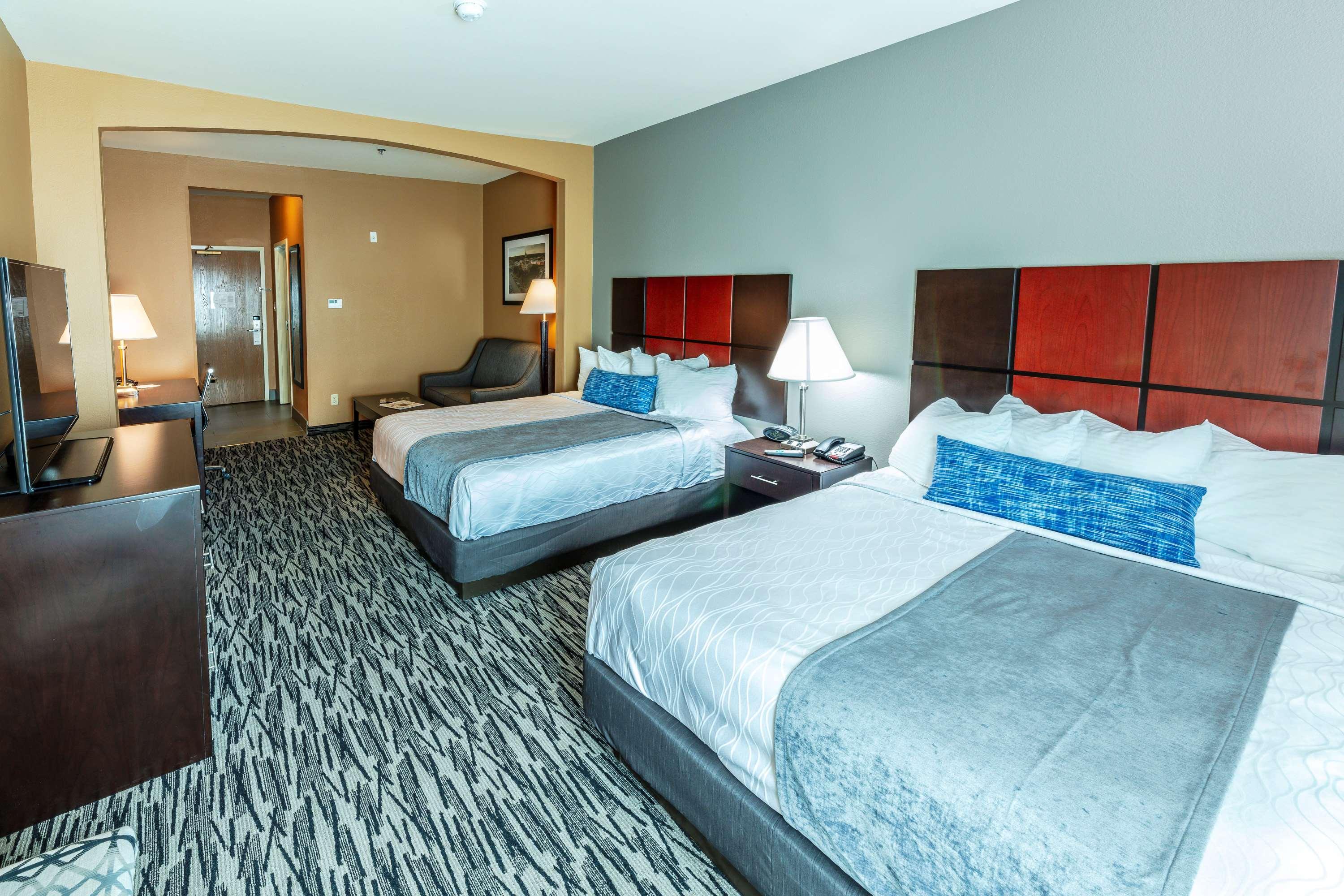 Best Western Plus Denton Inn & Suites Экстерьер фото
