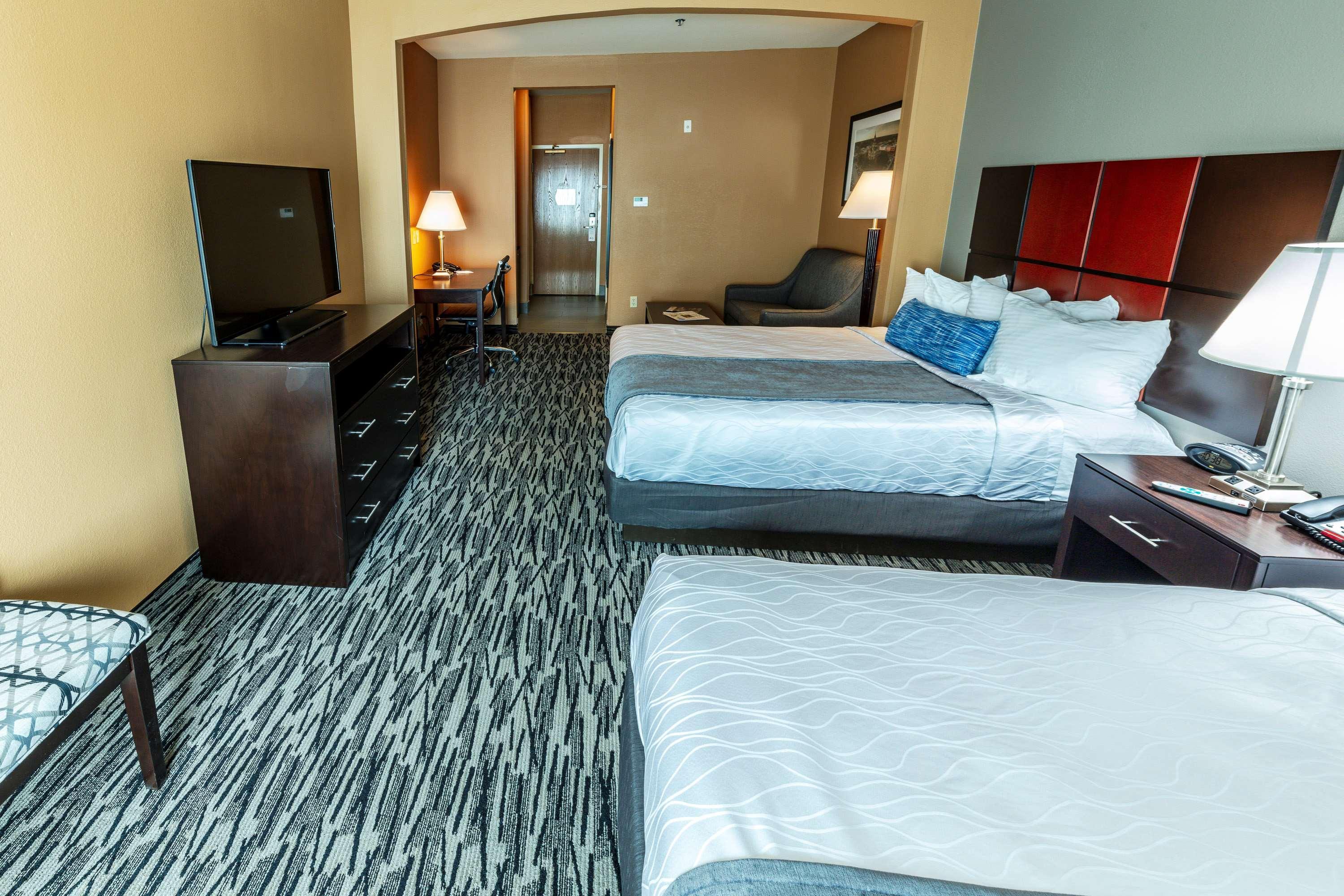 Best Western Plus Denton Inn & Suites Экстерьер фото