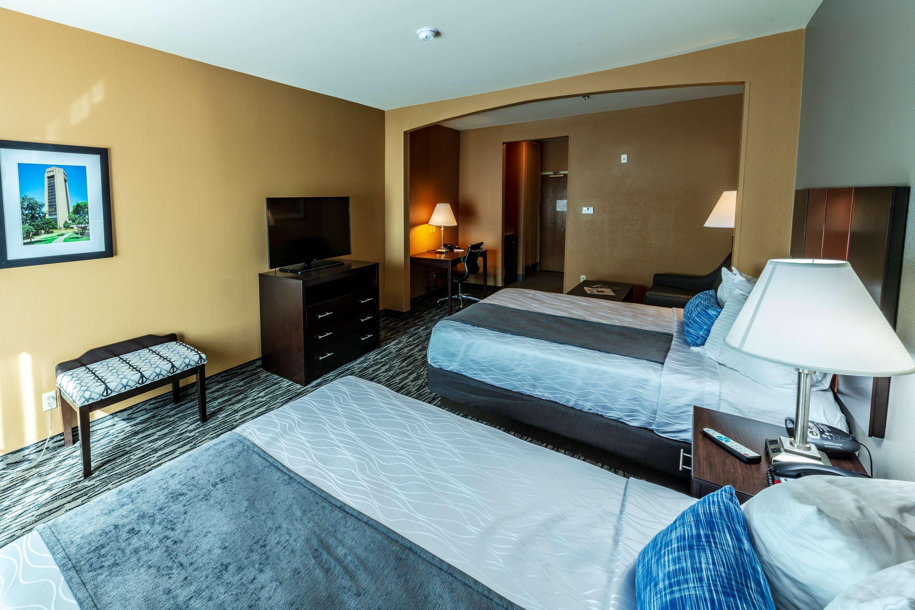 Best Western Plus Denton Inn & Suites Экстерьер фото
