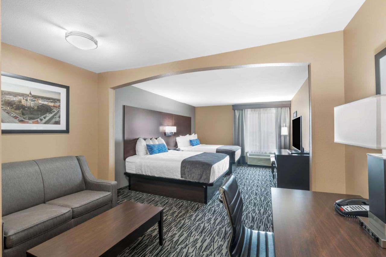 Best Western Plus Denton Inn & Suites Экстерьер фото