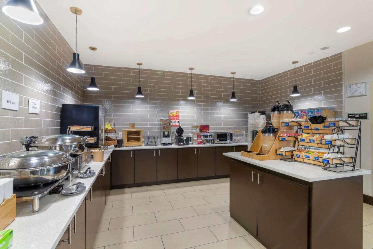 Best Western Plus Denton Inn & Suites Экстерьер фото