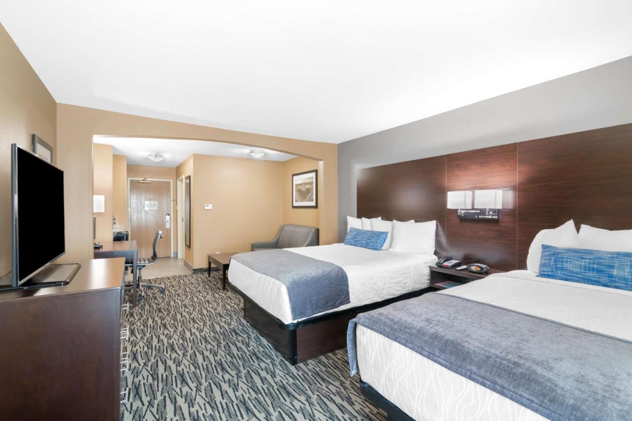 Best Western Plus Denton Inn & Suites Экстерьер фото