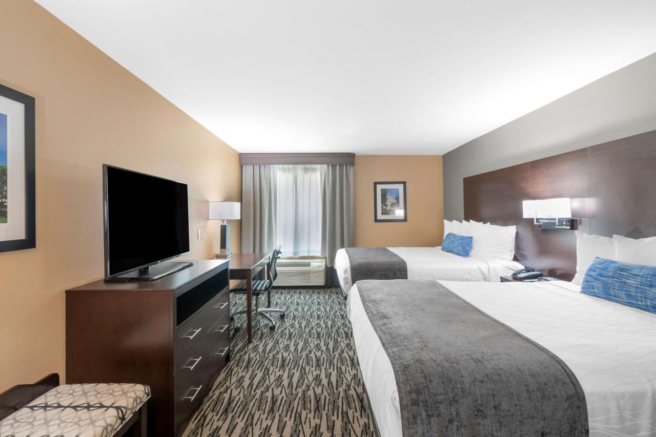 Best Western Plus Denton Inn & Suites Экстерьер фото